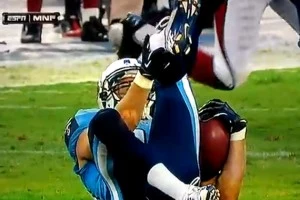 Tennessee Titans Kick Returner and Wide Receiver Marc Mariani Breaks Leg Tennessee Titans Kick Returner and Wide Receiver Marc Mariani Breaks Leg
