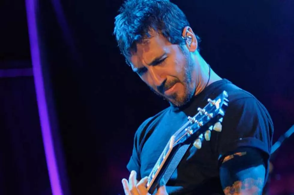Godsmack Singer Sully Erna Recovering From Knee Surgery